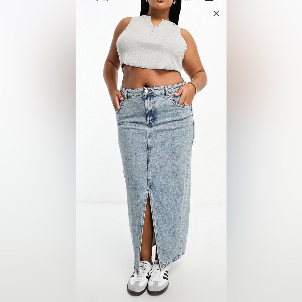 ASOS Curve denim maxi skirt w/ split hem! Size 18! BNWT!! 🤩
